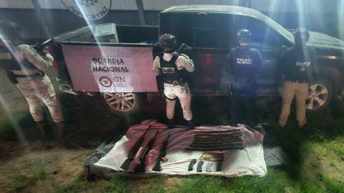 Aseguran armas, cartuchos y vehículo robado en operativo conjunto en Aldama