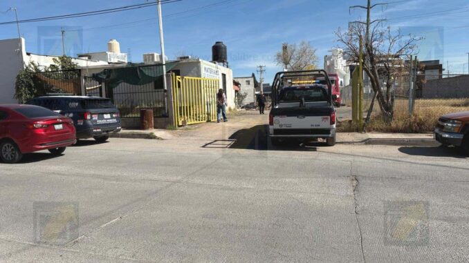 Asaltan negocio de materiales de construcción, se llevan un celular