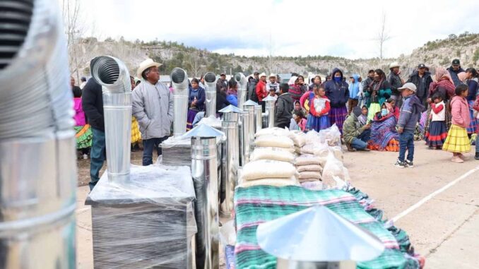 Distribuye Estado 10 toneladas de maíz y frijol en comunidades indígenas de Balleza