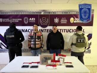 Detienen a dos hombres en la colonia Molino de Agua por posesión de drogas y armas de fuego