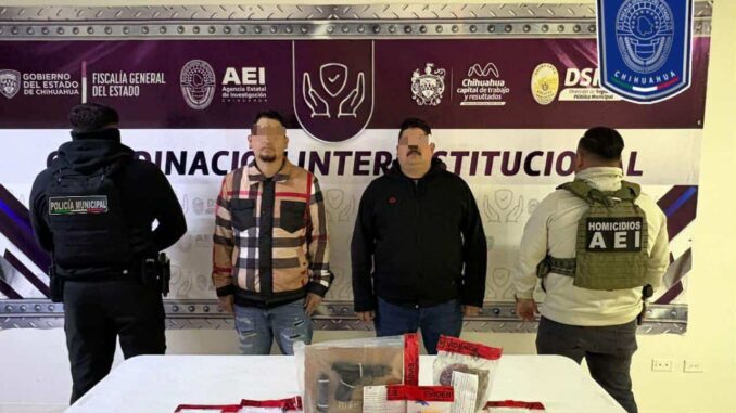 Detienen a dos hombres en la colonia Molino de Agua por posesión de drogas y armas de fuego