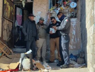 Rescatan a mujer por acumulación de basura, durante recorridos preventivos