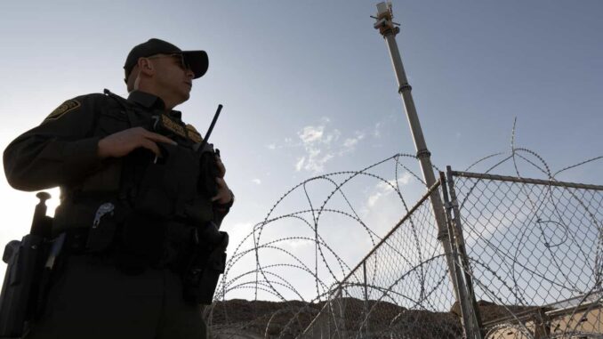 Muertes de migrantes en frontera de Arizona y México caen a niveles «históricos», dice ONG