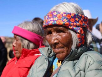 Apoya Gobierno del Estado con paquetes alimentarios y chamarras a 300 familias indígenas de Carichí