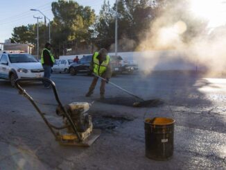 Supervisa alcalde Marco Bonilla cuadrilla de bacheo y remarcado de carriles