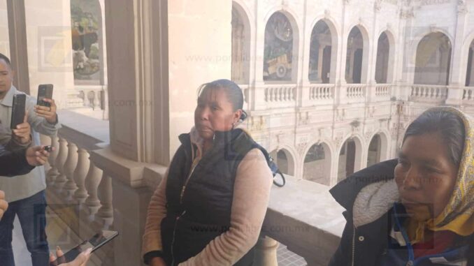 Acusan a “Vicky” Márquez de lucrar con apoyos oficiales en Ladrilleros Norte