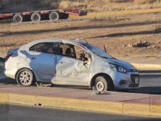 Volcadura en el periférico de la Juventud deja una persona lesionada