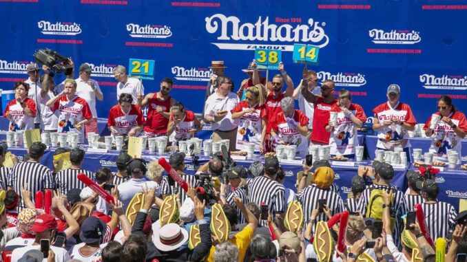 Smithfield adquiere la icónica marca de ‘hot dogs’ Nathan’s por 450 millones de dólares