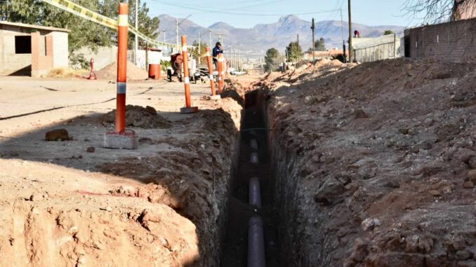 Instala JMAS Chihuahua más de 3 km de red de drenaje en la colonia Granjas Cerro Grande