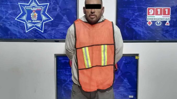 Daña vehículos y casas en la colonia 15 de mayo; lo detienen