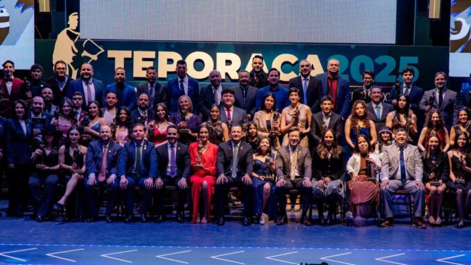 Entregan Marco Bonilla y Ayuntamiento el Premio Municipal a la Excelencia en el Deporte “Teporaca” edición XXXIX