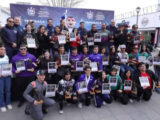 Desfilan con orgullo deportistas ganadores del Premio Teporaca 2025