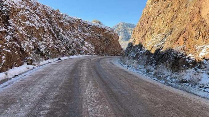 Cierre total en carretera Parral-Guadalupe y Calvo; parcial en Janos-Agua Prieta