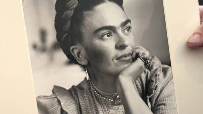 Con más de 150 obras, Texas revisita a la artista mexicana Frida Kahlo