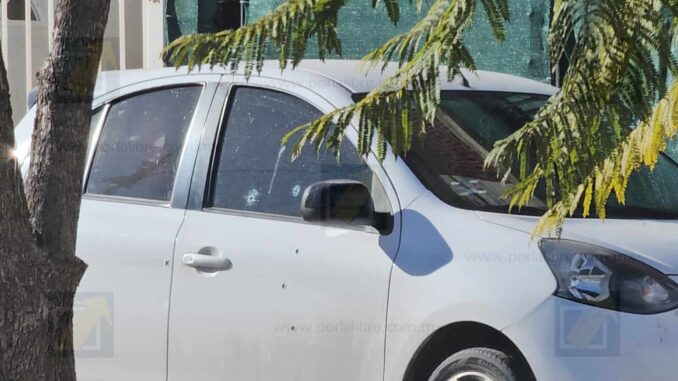 Disparan contra automóvil estacionado frente a vivienda de Infonavit Nacional