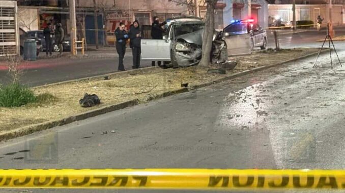 Fatal accidente en Juan Escutia deja un hombre sin vida tras chocar contra un árbol; era policía vial