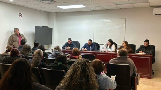 Reunión de Fiscalía Zona Sur, Comisión Local de Búsqueda y CEAVE con familiares de personas desaparecidas en Parral