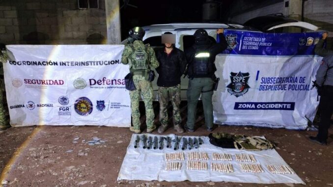 Detiene célula BOII a hombre con 87 cartuchos explosivos en Moris