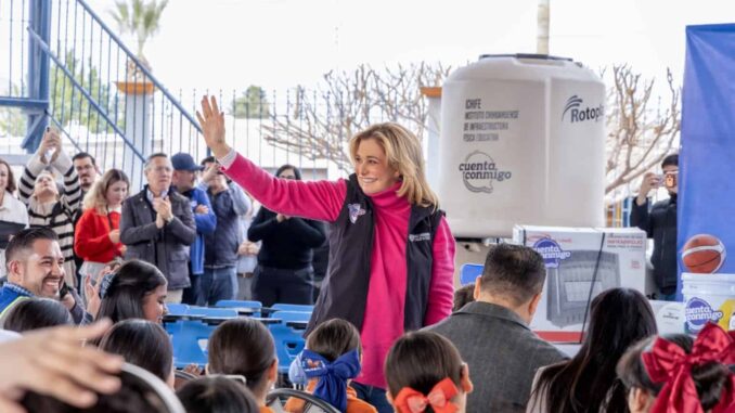 Maru Campos entrega obras por casi 300 mdp en región de Delicias