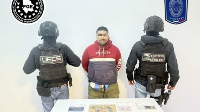 Detienen a masculino con envoltorios de mariguana, cocaína y un arma, en el centro