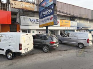 Abuelito fallece en consultorio de farmacia de Los Pinos 
