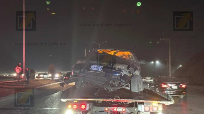 Aparatoso accidente en periférico R. Almada deja daños materiales cuantiosos