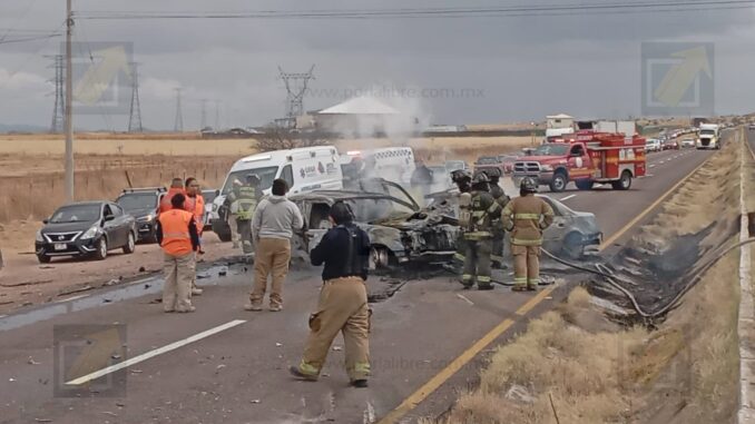 Trágico choque e incendio en carretera Cuauhtémoc–Chihuahua deja tres personas calcinadas
