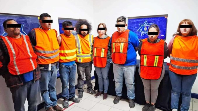 Detienen a nueve traficantes de personas