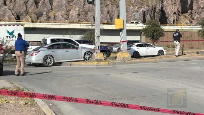 Se desata balacera entre dos vehículos particulares en la colonia Industrial; 4 detenidos