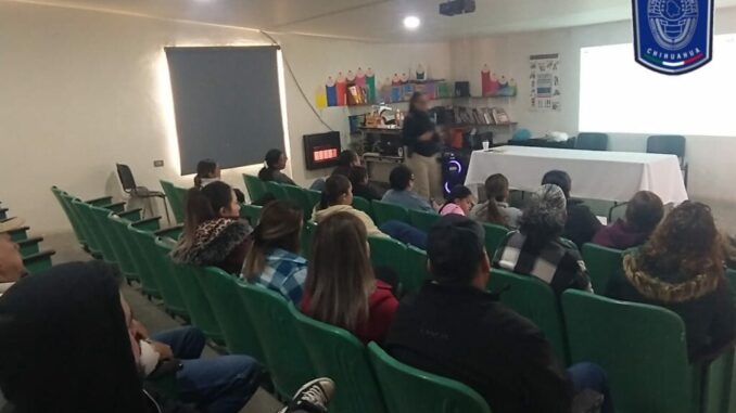 Imparte GOECHI plática a familias del CREI Santa Isabel