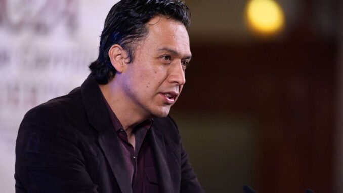 Marx Arriaga se aferra a la SEP
