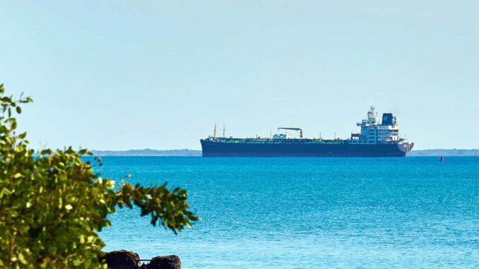 Entra en un puerto cubano un petrolero con carga en pleno bloqueo energético de EE.UU.