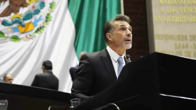 Sergio Mayer solicita licencia indefinida como diputado; participará en La Casa de los Famosos