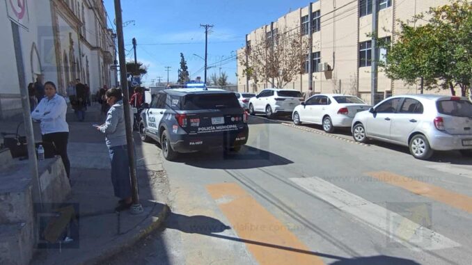 Muere adolescente en el hospital; sus padres lo trasladan