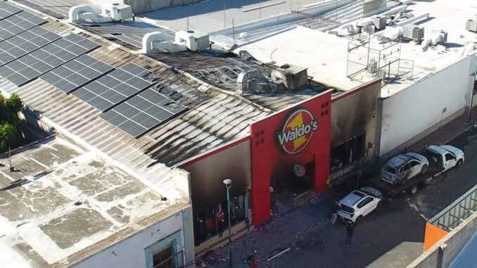 Imputan a exfuncionarios por incendio en Waldo’s de Hermosillo que dejó 24 muertos