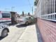 Adulto mayor se estrella contra vivienda tras confundir pedales en la colonia Dale