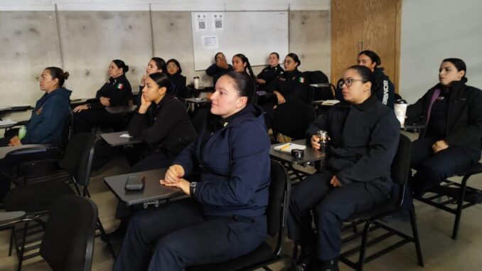 Realizan primera jornada de conferencias “Equilibrio en la Línea de Fuego” para mujeres del de Bomberos