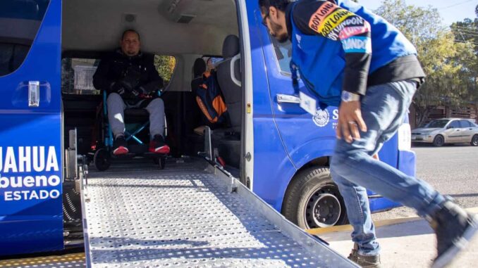 Invitan a personas con discapacidad a utilizar el servicio de transporte adaptado gratuito