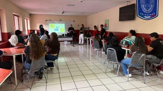 Concientizan GOECHI y CEAVE a estudiantes de psicología sobre violencia de género
