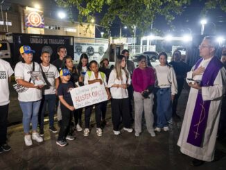 Familiares de presos políticos hacen vigilia en Caracas por la liberación de sus parientes