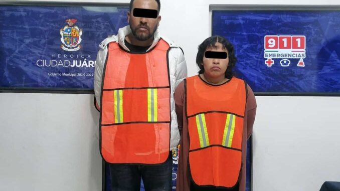 Detienen a pareja con armas de fuego y en vehículo robado