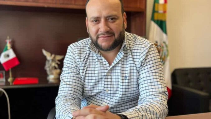 Atiende Arturo Medina a desplazados de Guadalupe y Calvo