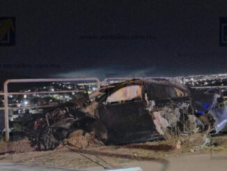 Volcadura de Jetta provoca movilización en tramo previo a la calle 38