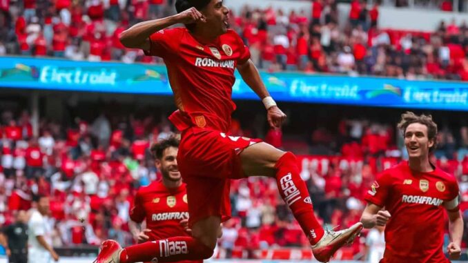 Toluca le quita a Chivas el liderato