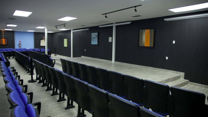 Entrega Marco Bonilla remodelación del audiovisual y área de psicología en la Maestros Mexicanos