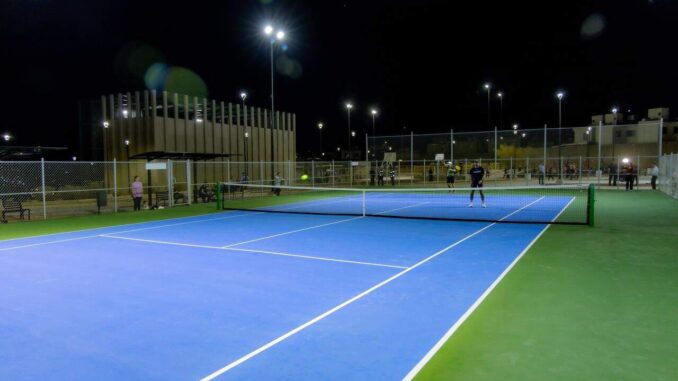 Inaugura Marco Bonilla cancha de tenis en parque Haciendas del Real