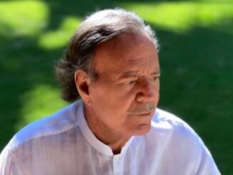 Julio Iglesias demanda a diario español y lo acusa de «montaje» sobre sus abusos sexuales