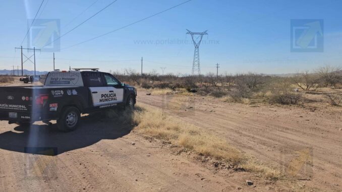 Hallan cuerpo envuelto en cobija en lote baldío del Ejido Nuevo Sacramento