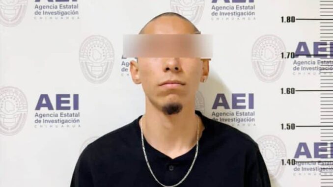 Detienen a tres personas por desobediencia y resistencia de particulares