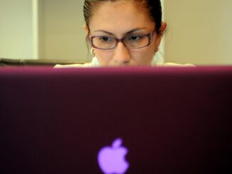 Los hombres tienen 25 % más ingresos que las mujeres en México, según estudio